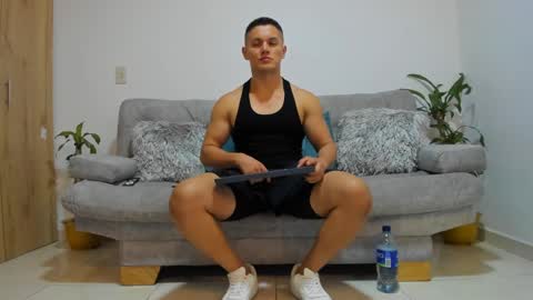 Snapshot of julian_wallace chatting on 12/18/24, 12:10 julian_wallace online show from 12/18/24, 12:10