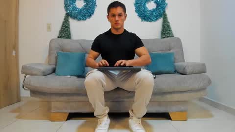 Snapshot of julian_wallace chatting on 01/04/25, 01:21 julian_wallace online show from 01/04/25, 01:21