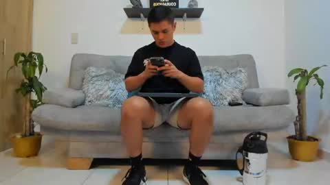 Snapshot of julian_wallace chatting on 01/20/25, 02:25 julian_wallace online show from 01/20/25, 02:25