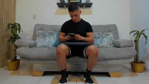 Snapshot of julian_wallace chatting on 01/21/25, 11:34 julian_wallace online show from 01/21/25, 11:34