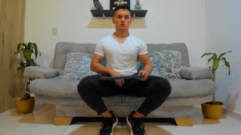 Snapshot of julian_wallace chatting on 01/27/25, 03:07 julian_wallace online show from 01/27/25, 03:07