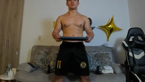 Snapshot of julian_wallace chatting on 09/23/25, 04:32 julian_wallace online show from 09/23/25, 04:32