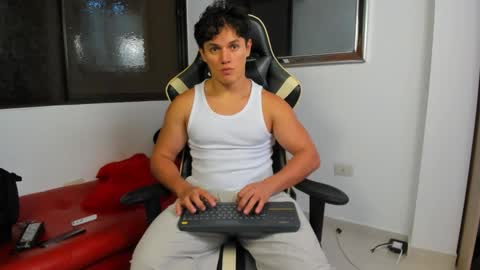 julian_wallace online show from 02/02/26, 07:34