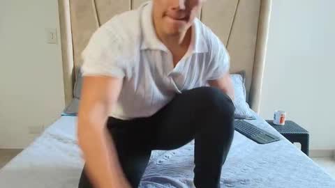 julian_wallace online show from 02/19/26, 09:11