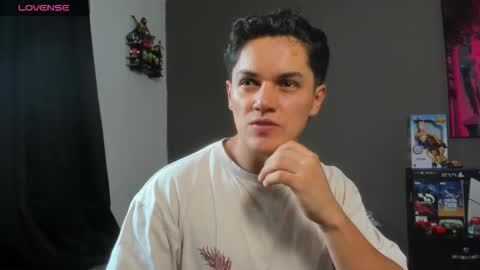 julian_wallace online show from 05/28/26, 08:50