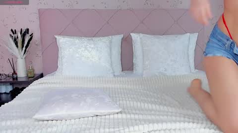 Juliana online show from 12/14/24, 02:45