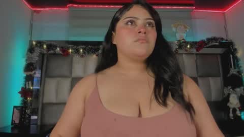 juliana_js_ online show from 12/17/25, 03:56