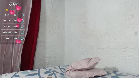 Snapshot of juliana_soto1 chatting on 09/12/25, 02:11 Juli online show from 09/12/25, 02:11