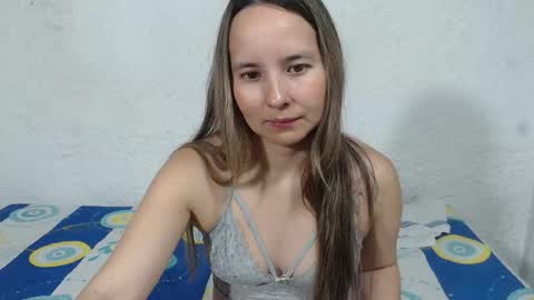 Snapshot of juliana_soto1 chatting on 09/18/25, 11:34 Juli online show from 09/18/25, 11:34