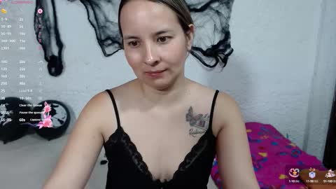 Snapshot of juliana_soto1 chatting on 10/11/25, 12:04 Juli online show from 10/11/25, 12:04