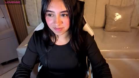 Snapshot of juliana_tx chatting on 11/07/25, 03:06 Online 2200 to 600 online show from 11/07/25, 03:06