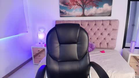  JULIANA CASTRO online show from 03/25/26, 11:38