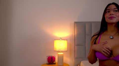 Snapshot of julianagreyx chatting on 07/16/26, 01:33 Juli online show from 07/16/26, 01:33