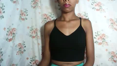 Snapshot of julianahsexy27 chatting on 01/11/26, 05:51 Nathie online show from 01/11/26, 05:51