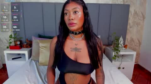 juli online show from 11/04/25, 01:05