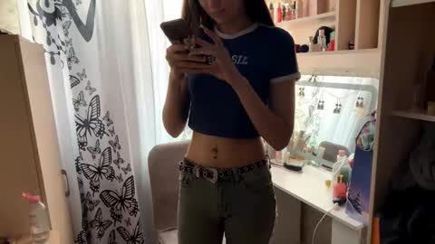 Snapshot of julianeaukamp chatting on 02/03/26, 12:42 Viola online show from 02/03/26, 12:42