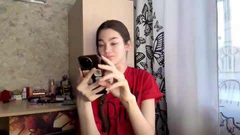 Snapshot of julianeaukamp chatting on 02/18/26, 11:11 Viola online show from 02/18/26, 11:11