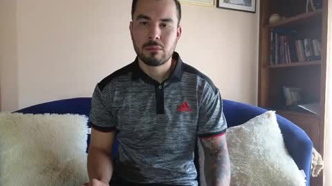 Julian online show from 04/30/26, 02:01