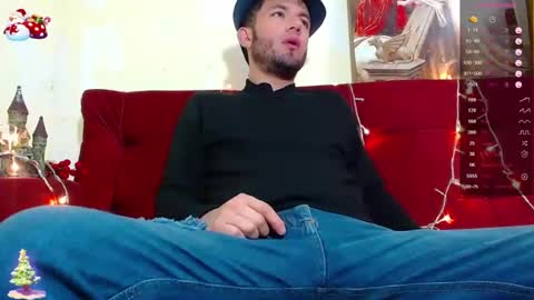 Snapshot of juliano_777 chatting on 12/28/24, 07:00 Call me Juliano independent model online show from 12/28/24, 07:00