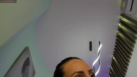 Snapshot of juliasprouse_ chatting on 01/25/25, 04:45 Julias online show from 01/25/25, 04:45