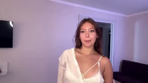 Julia online show from 08/08/26, 05:42