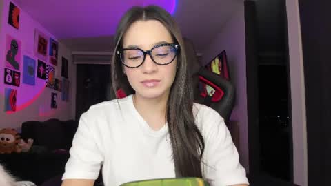 Snapshot of julidavila chatting on 07/02/26, 01:38 Jeimy Help me to reach 100 thumbs up online show from 07/02/26, 01:38