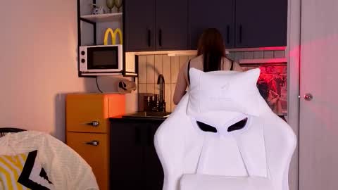 julidropp online show from 12/03/25, 06:06