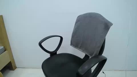 julie9x online show from 12/17/25, 07:36