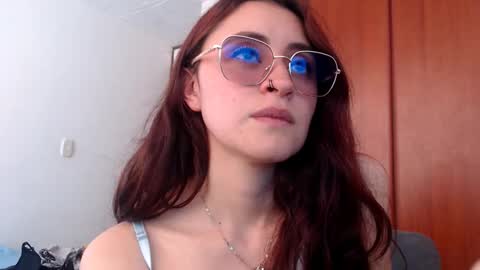 Snapshot of julie_autmn_ chatting on 10/24/25, 05:31 yules online show from 10/24/25, 05:31