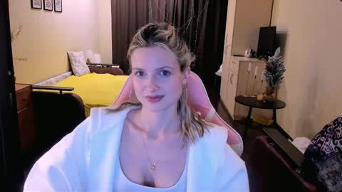 Julie online show from 11/09/25, 02:59