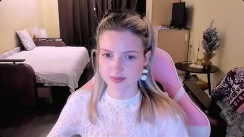 Julie online show from 11/30/25, 02:10