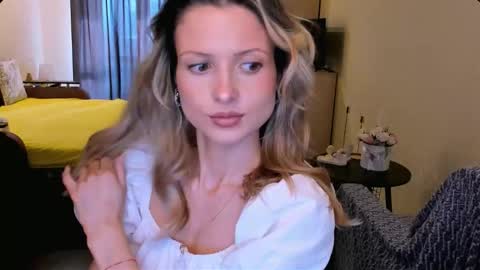 Julie online show from 02/15/26, 07:51