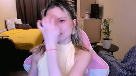 Julie online show from 04/01/26, 02:47