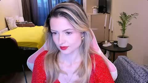 Julie online show from 04/25/26, 02:14