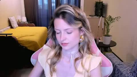 Julie online show from 05/12/26, 02:58