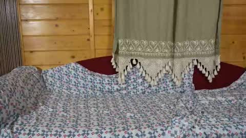 Snapshot of julie_joyride chatting on 09/18/25, 11:51 Julie and TheAverageGuy aka Max online show from 09/18/25, 11:51