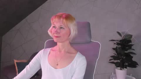 Julie Lucasss online show from 03/28/26, 09:09