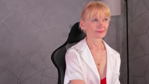 Julie Lucasss online show from 05/16/26, 12:18