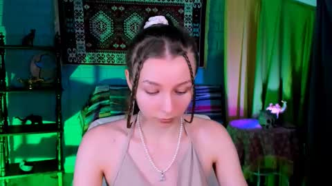 juliedaniel online show from 11/19/25, 08:14