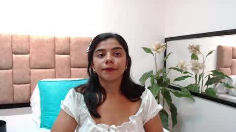 Snapshot of julieehabubu chatting on 04/21/26, 01:42 Julieehabubu online show from 04/21/26, 01:42