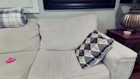 Snapshot of julieholliday chatting on 11/20/25, 11:48 Julie Holliday online show from 11/20/25, 11:48