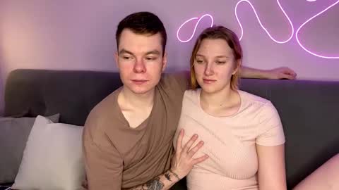 Julie and Thomas online show from 11/21/25, 08:13