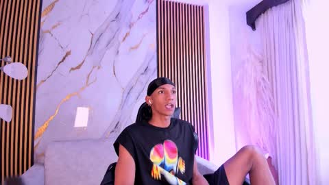 Julien online show from 10/05/25, 02:04