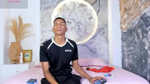 Julien online show from 04/11/26, 12:20