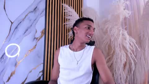 Snapshot of juliensaint_ chatting on 06/13/26, 03:43 Julien online show from 06/13/26, 03:43
