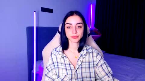 juliet_lu online show from 03/19/26, 07:56