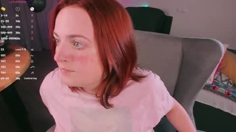 Snapshot of juliet_schoolgirl chatting on 12/21/24, 01:53 Juliet online show from 12/21/24, 01:53