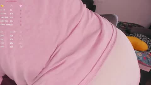 Snapshot of juliet_schoolgirl chatting on 02/08/25, 01:43 Juliet online show from 02/08/25, 01:43