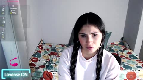 Snapshot of julieta4 chatting on 12/18/24, 01:26 Julieta4 online show from 12/18/24, 01:26