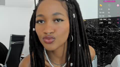 Snapshot of julieta__cooper chatting on 12/07/24, 05:31 Juli online show from 12/07/24, 05:31